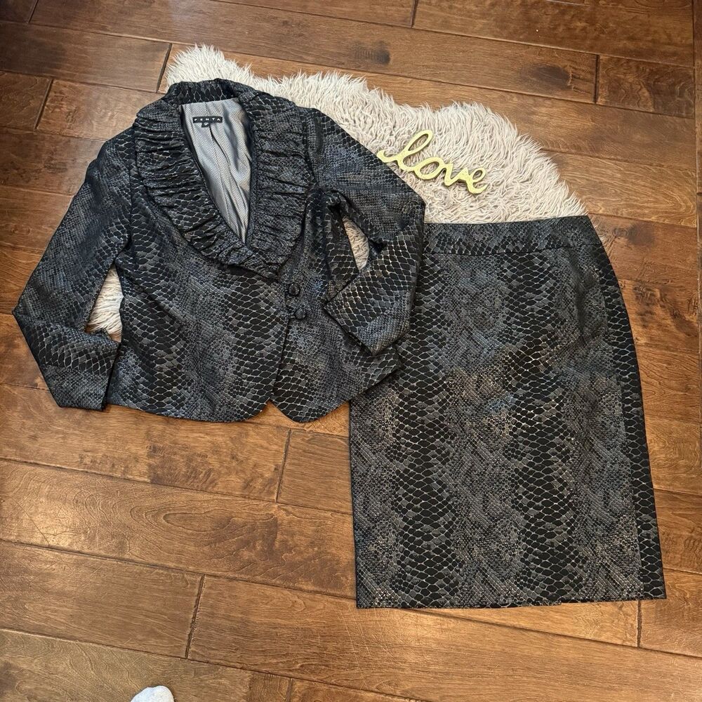 Penta Womens Blazer & Skirt Set Size 10 Snake Print Animal Silk Lined